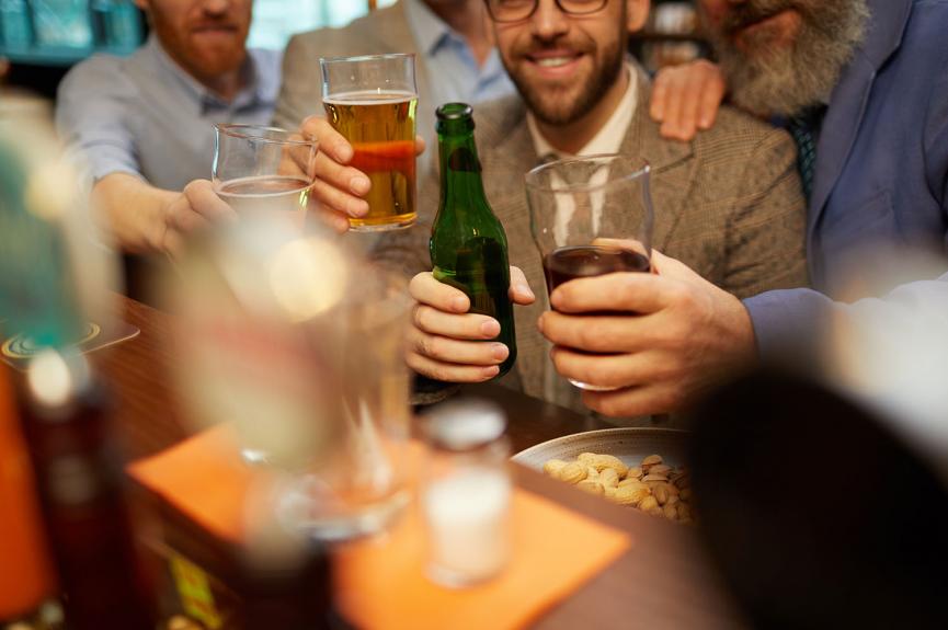 Men drinking alcohol drinks Men drinking alcohol drinks